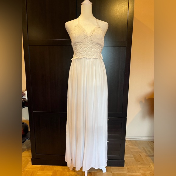 White Crochet Lace Dress with Halter V-neck. Flare Long Maxi Beach Dress. Size S - Picture 7 of 15